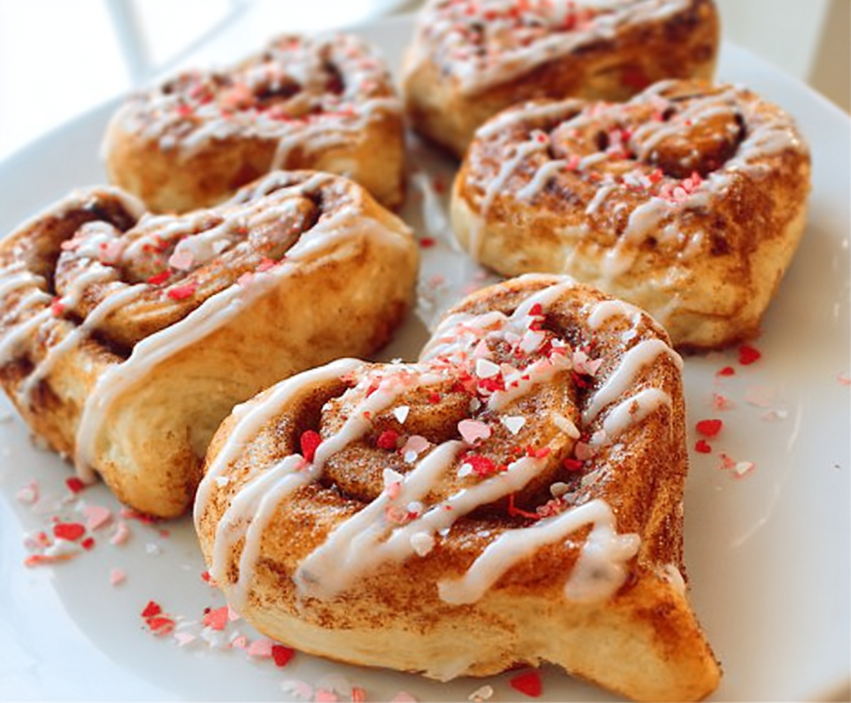 Cute Heart-Shaped Cinnamon Rolls